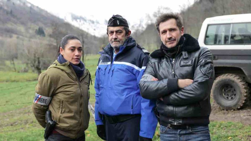 Meurtres Dans Le Cantal Des Acteurs De Demain Nous Appartient Et